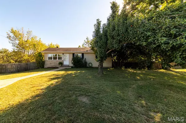 330 Kronos DR, De Soto, MO 63020