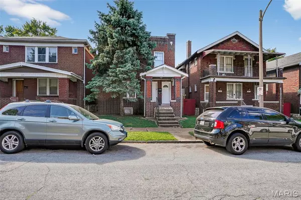 3676 Montana ST, St Louis, MO 63116
