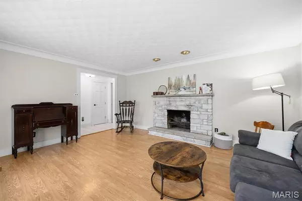 Troy, IL 62294,18 Lake DR