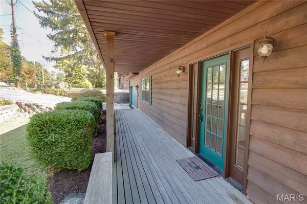 Alton, IL 62002,2310 Fairview DR