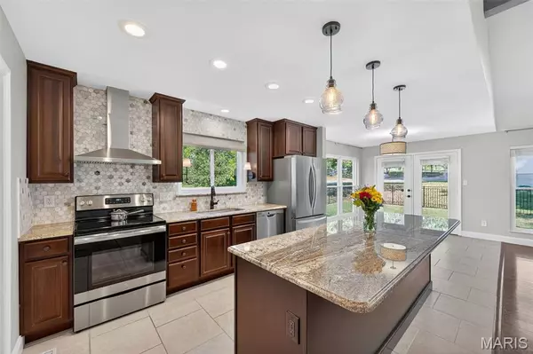 Ellisville, MO 63021,729 Redstart DR