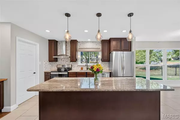 Ellisville, MO 63021,729 Redstart DR