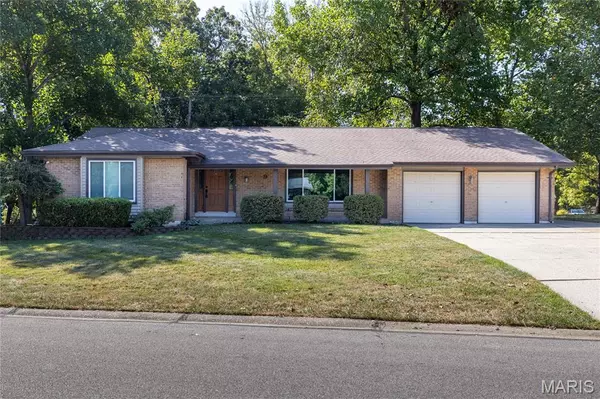 9 Tori Ann DR, St Peters, MO 63376