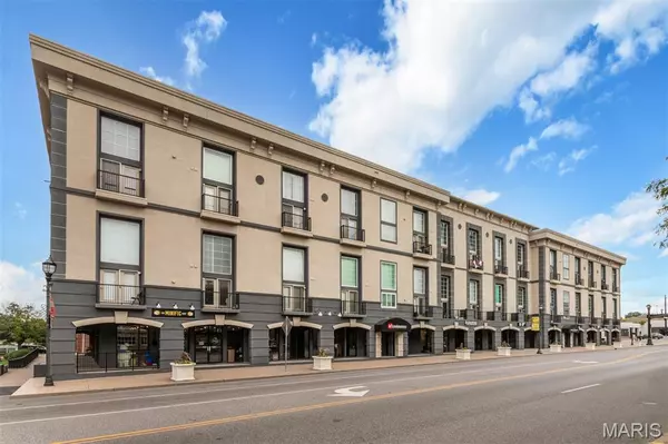 200 S Kirkwood RD #317, Kirkwood, MO 63122