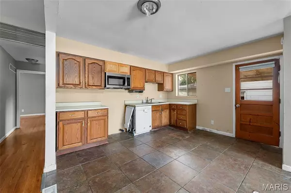 St Ann, MO 63074,3244 Chaucer AVE