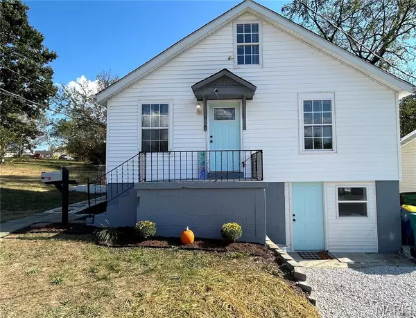 290 E Oak ST, St Clair, MO 63077