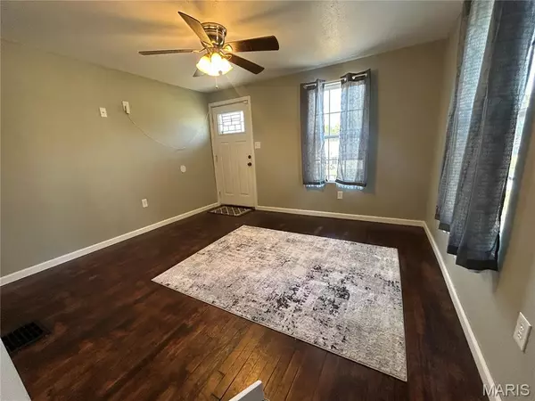 St Clair, MO 63077,290 E Oak ST