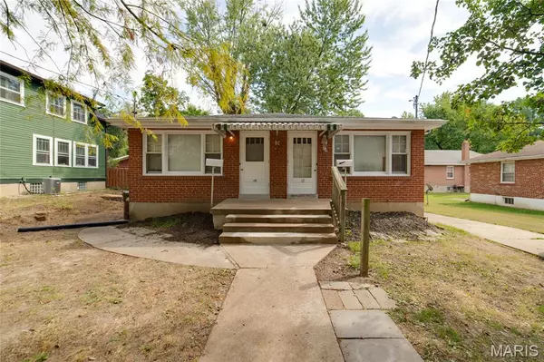 St Louis, MO 63135,12-14 N Maple AVE