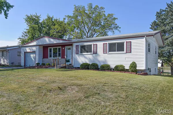 St Louis, MO 63136,9539 Marveline DR