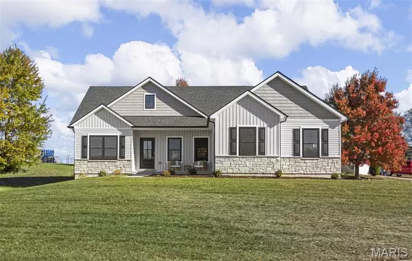 453 Chantilly CT, Warrenton, MO 63383