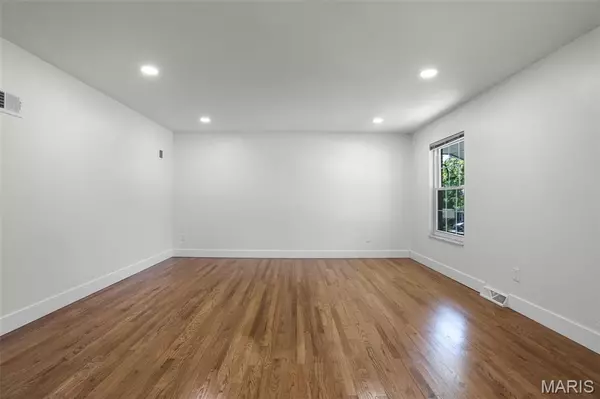 Unincorporated, MO 63128,4803 Broad Oak DR