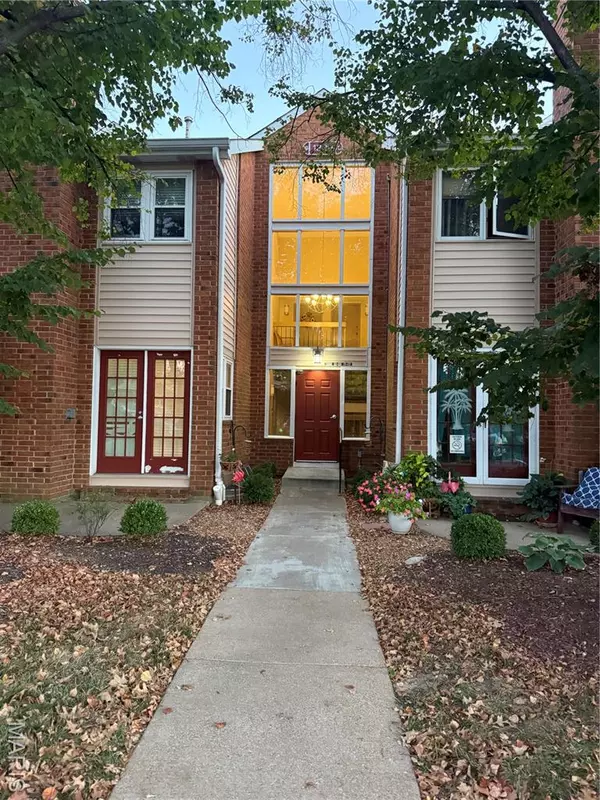 1300 Holgate DR #G1, Ballwin, MO 63021