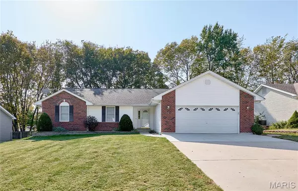 320 Fourbush CT, Winfield, MO 63389