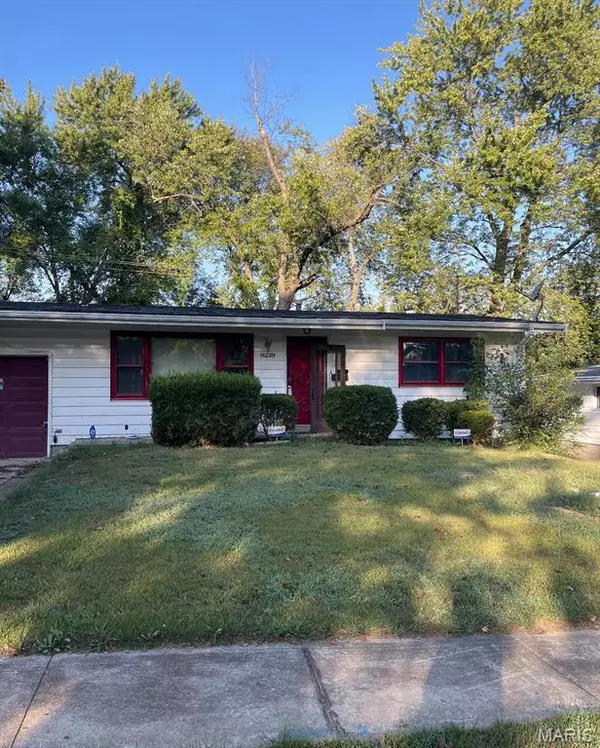 9219 Ellison DR, St Louis, MO 63136