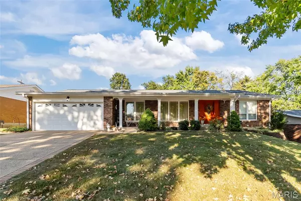 5228 Kings Park DR, Unincorporated, MO 63129