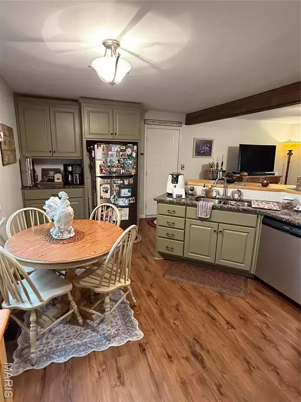 Plato, MO 65552,14462 Worth LN