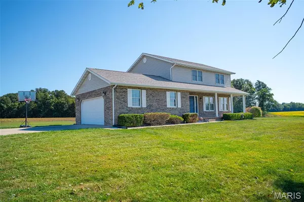 Nashville, IL 62263,15685 Oakdale Blacktop RD