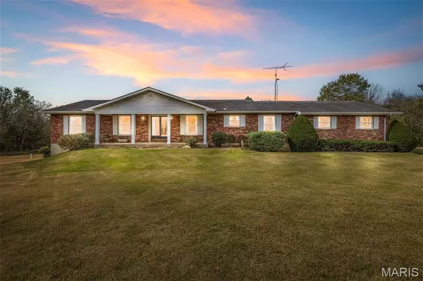 1535 Highway H, Farmington, MO 63640