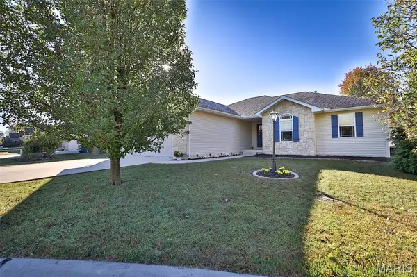 404 Pheasant CT, Worden, IL 62097