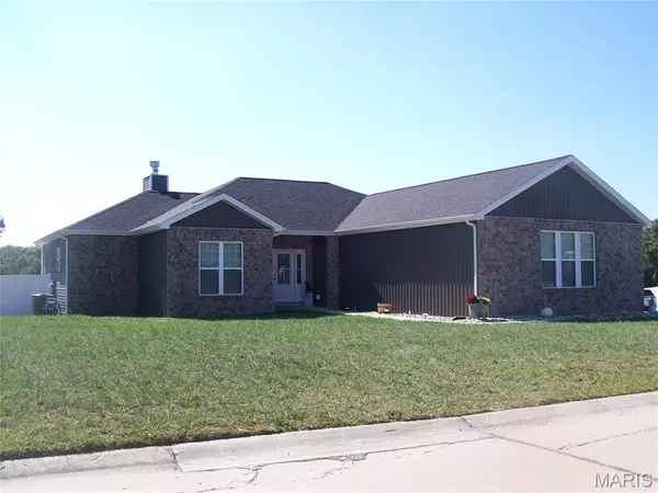 500 Hickory Knoll DR, Troy, MO 63379