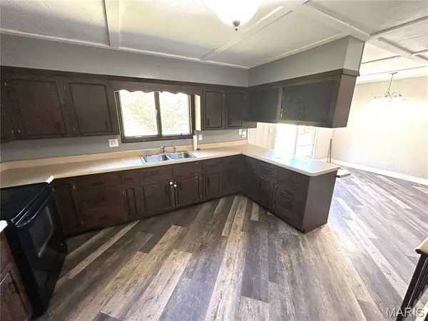 Belleville, IL 62226,155 Marilyn AVE