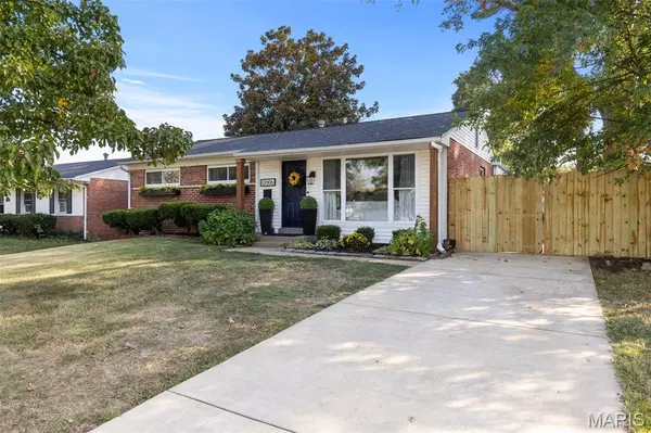 Des Peres, MO 63131,12006 Montour DR