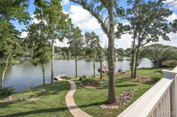 Lake St Louis, MO 63367,28 Burgundy DR