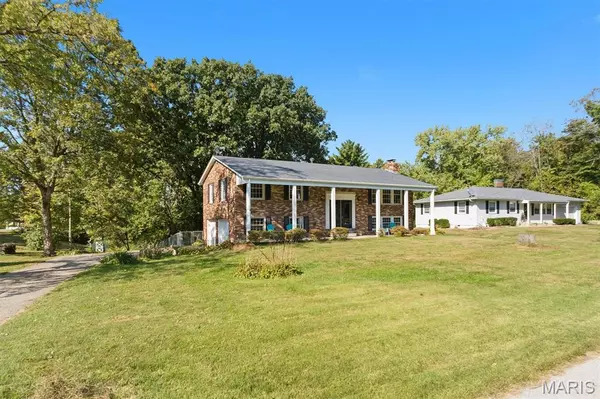 Glen Carbon, IL 62034,14 Lou Juan DR