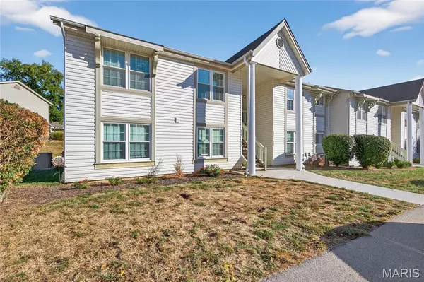 682 Sugar Trail CT #6, St Peters, MO 63376