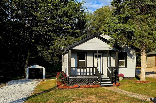 138 Cottage AVE, Cottage Hills, IL 62018