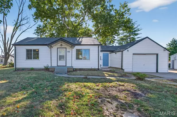 7110 Willow LN, Hazelwood, MO 63042