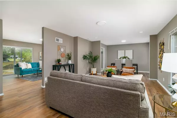 Unincorporated, MO 63138,1516 Crossett DR