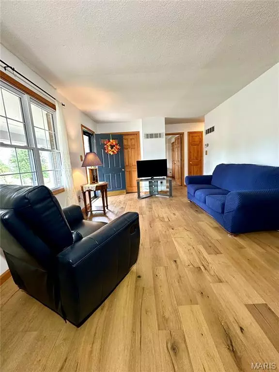 Belle, MO 65013,206 N Alvarado