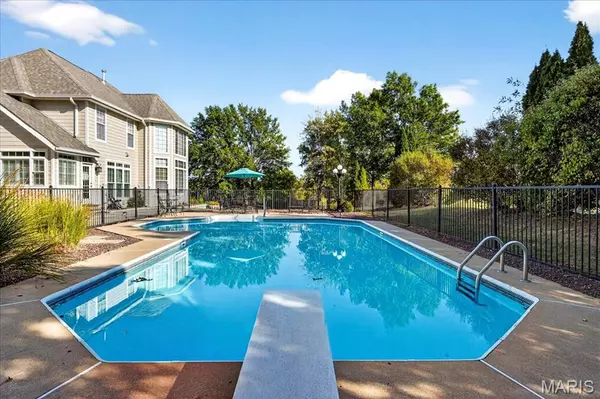 Weldon Spring, MO 63304,121 Roehampton LN