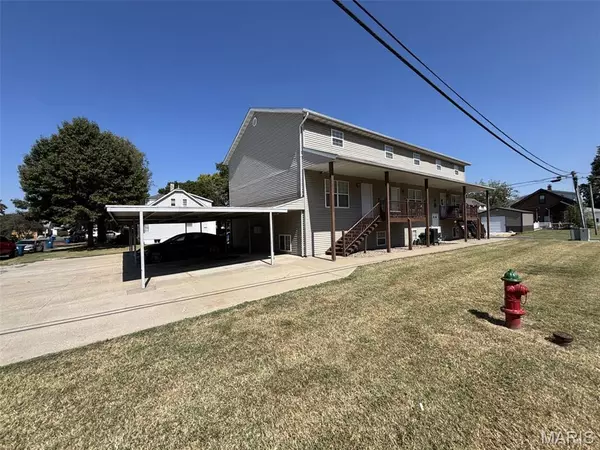 213 Broadway, Highland, IL 62249