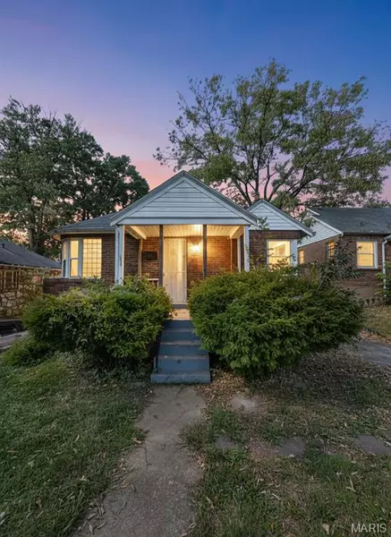 3217 Capehart DR, Normandy, MO 63121