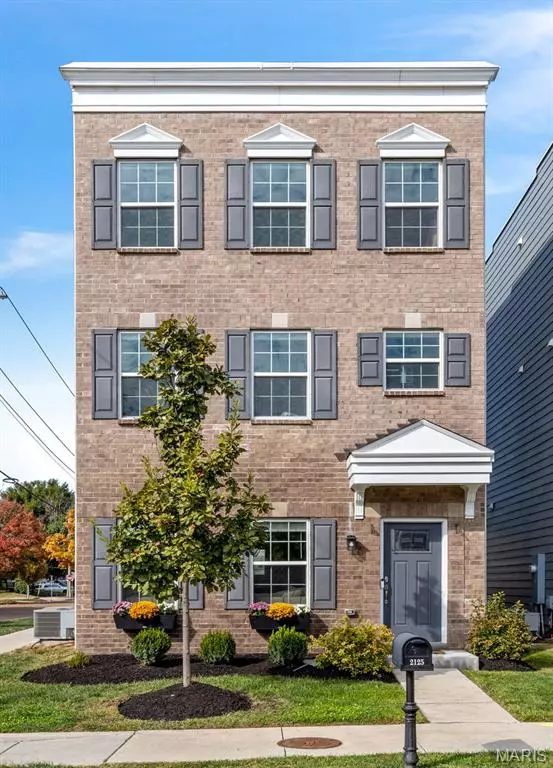 2125 Boardman ST, St Louis, MO 63110