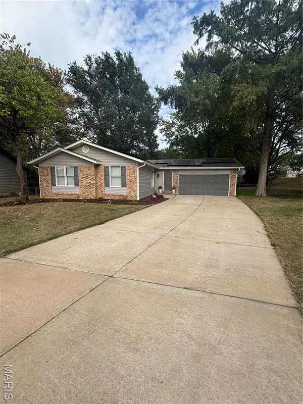 36 Longleaf CT, St Charles, MO 63303