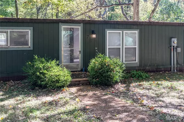 7 Bittersweet DR, Edwardsville, IL 62034