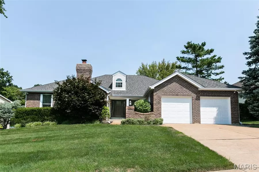 1923 York Ridge CT, Chesterfield, MO 63017