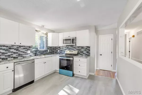 St Louis, MO 63031,1830 Apple Blossom CT