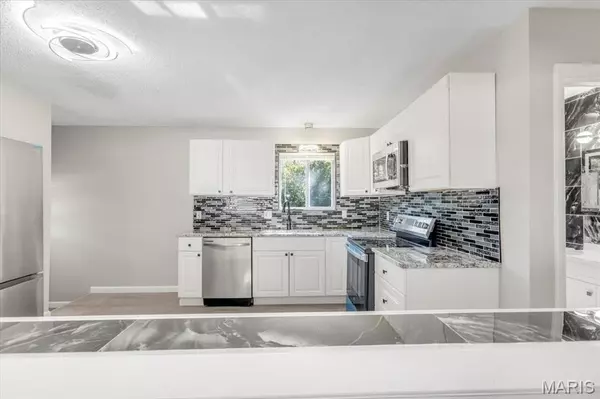 St Louis, MO 63031,1830 Apple Blossom CT