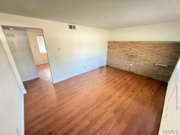 St Ann, MO 63074,11216 Liana LN