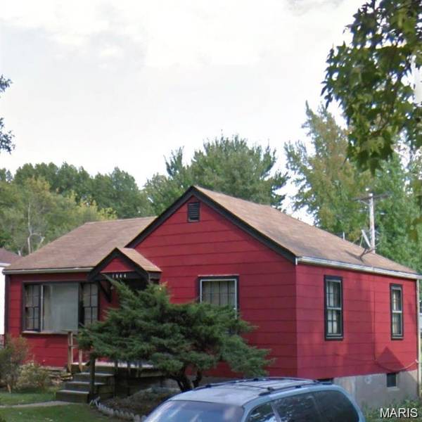 1944 Falcon DR, St Louis, MO 63133