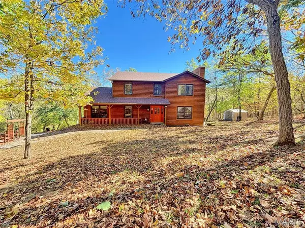 33 Wilderness RD, Unincorporated, MO 63025