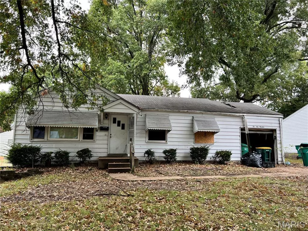 Bellefontaine Nghbrs, MO 63137,10519 Repose DR