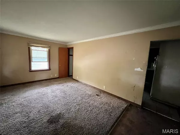 Bellefontaine Nghbrs, MO 63137,10519 Repose DR