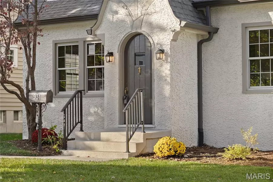 931 Brownell AVE, Glendale, MO 63122