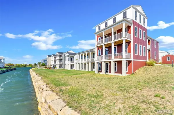 2032 Tiber ST, St Charles, MO 63301