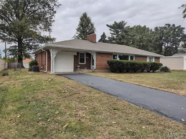 1709 Korando AVE, St Louis, MO 63114